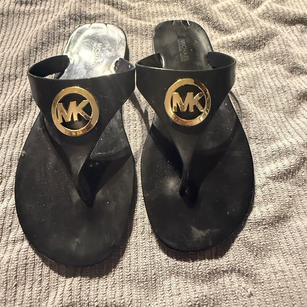 Michael Kors Black Lillie Flip Flop Sandals with Gold logos Woman size 8 -8 1/2